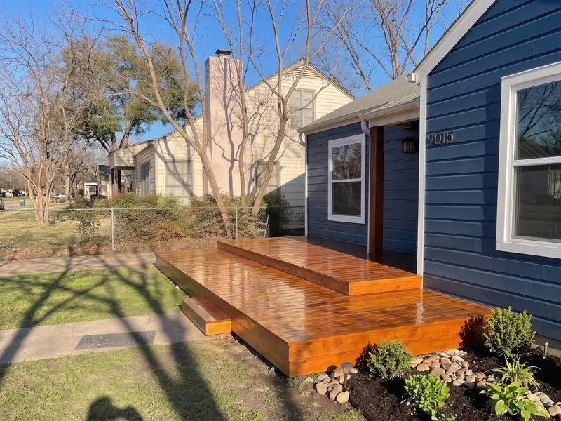 Design example: Stained cedar platform deck at the front of a house